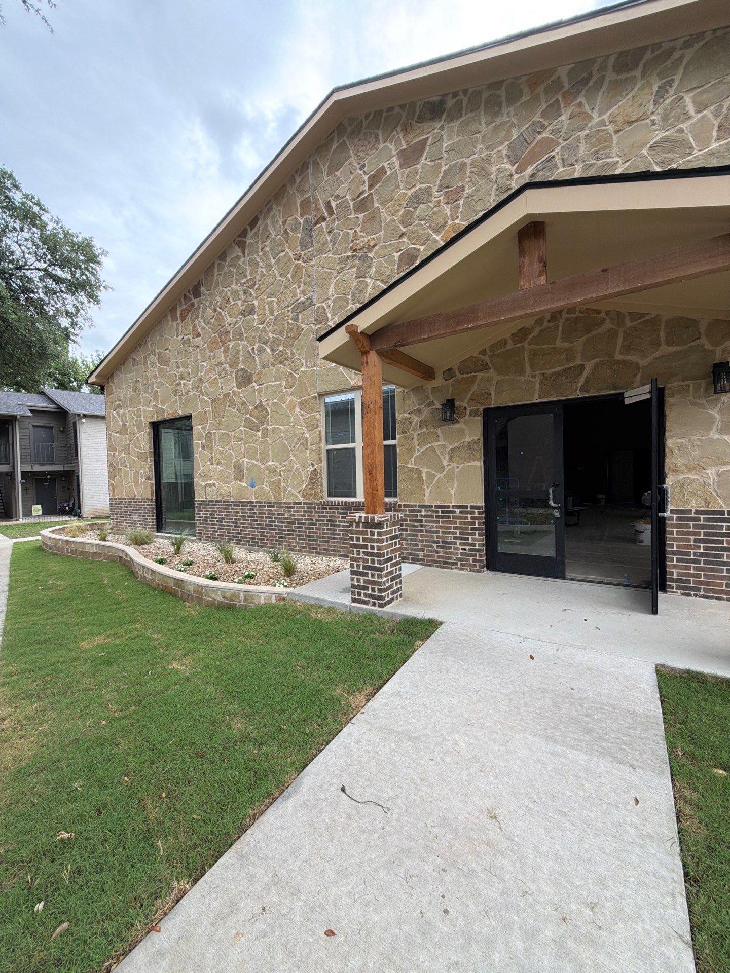 The Woodlands Gallery 2